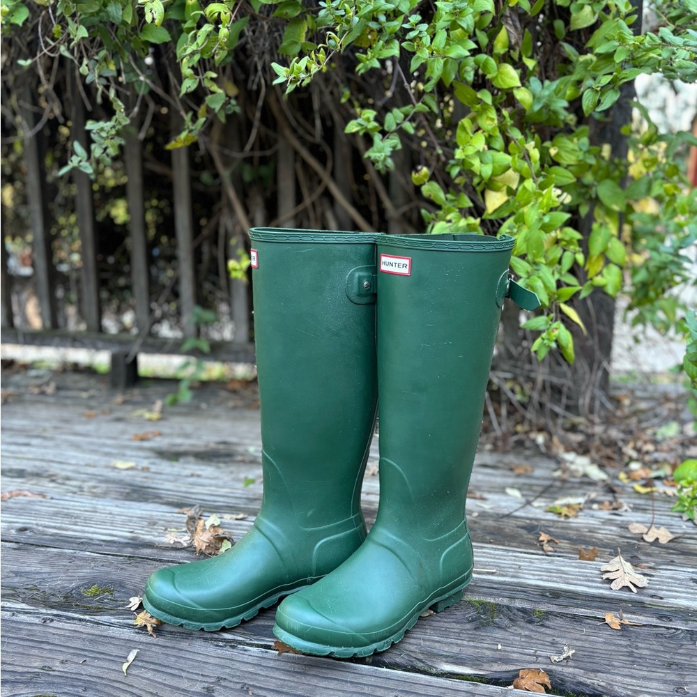 Hunter rain boots- tall